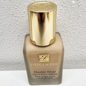 NEW Estee Laudee Double Wear Stay-In-Place Makeup 1N2 Ecru. Retails $52